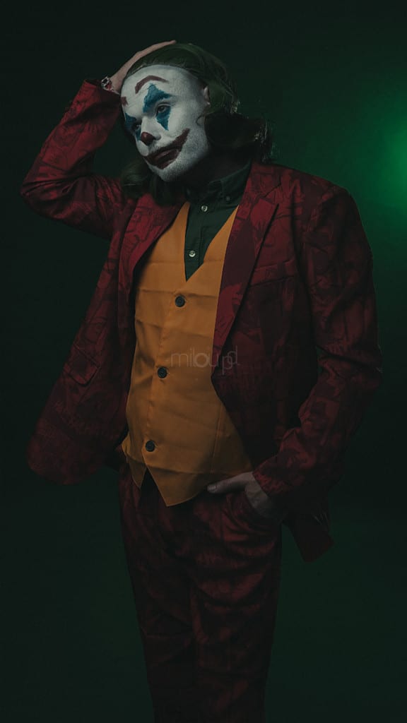 Miloupd-Portraitfotografie-Portrait-Joker-Studioshooting-Halloween-Karneval-Joker-Portrait-Haare